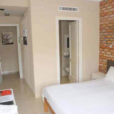 银海旅馆 2* 埃尔阿雷纳尔